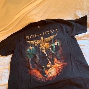NEW Authentic Bon Jovi merchandise t Shirt L 2011 tour PURCHASED INSIDE VENUE